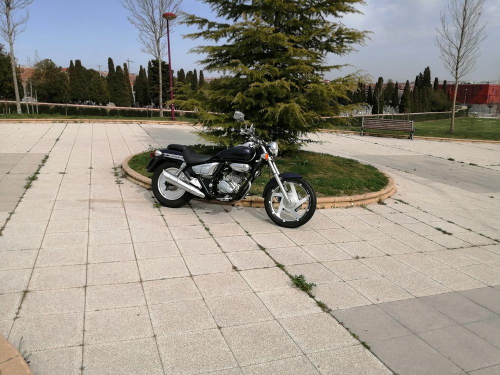 Moto DAELIM VT 125 de segunda mano del año 2000 en Salamanca