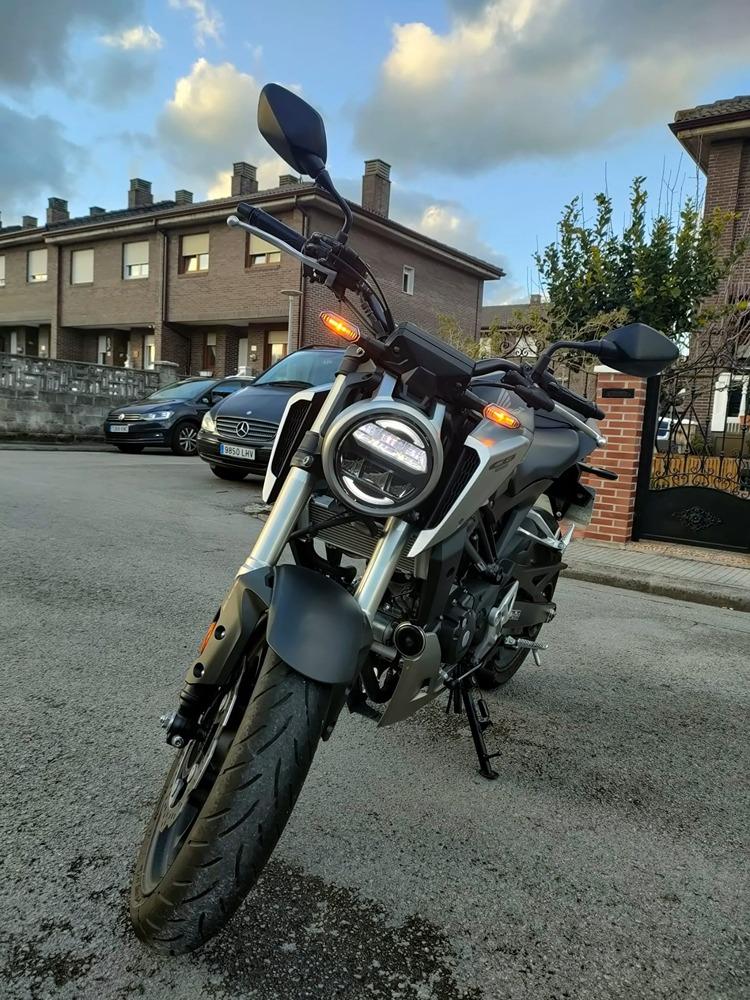 Moto HONDA CB 125 R de segunda mano del año 2020 en Cantabria