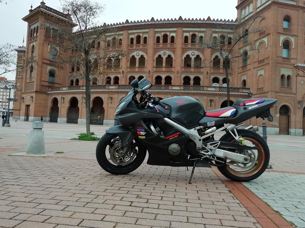 Moto HONDA CBR 600F de segunda mano del año 2004 en Madrid
