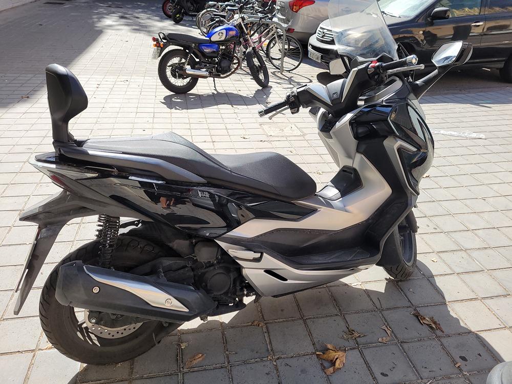 Moto HONDA FORZA 300 de segunda mano del año 2020 en Valencia