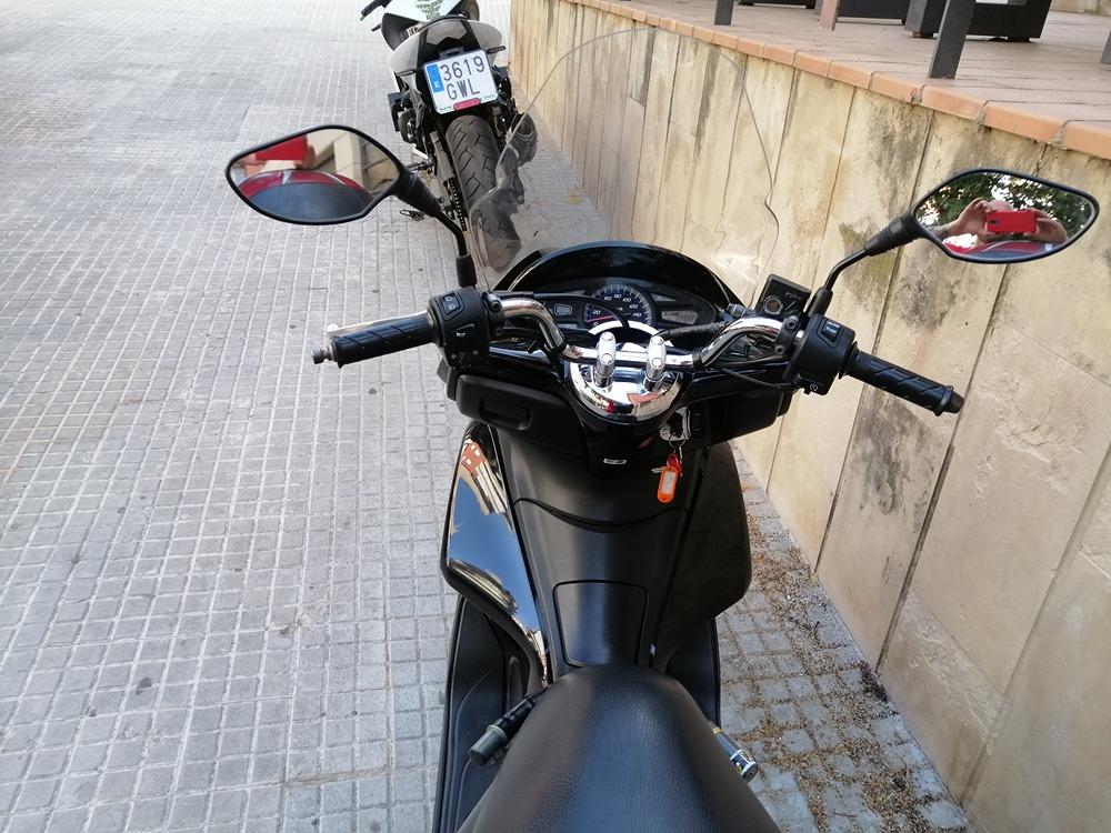 Moto HONDA PCX 125 de segunda mano del año 2011 en Barcelona