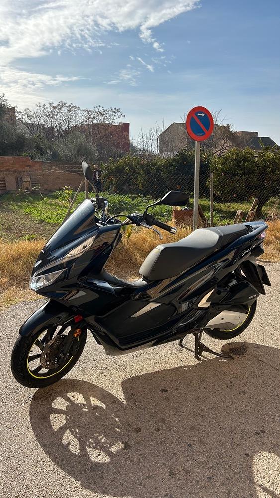 Moto HONDA PCX 125 de seguna mano del año 2018 en Valencia