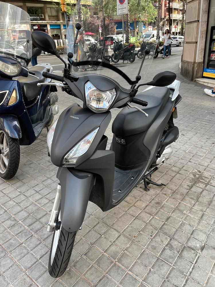 Moto HONDA VISION 110 de segunda mano del año 2019 en Barcelona