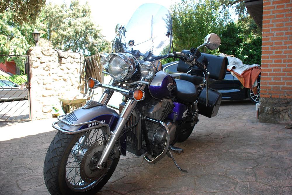 Moto HONDA VT 750 C SHADOW de seguna mano del año 2000 en Madrid