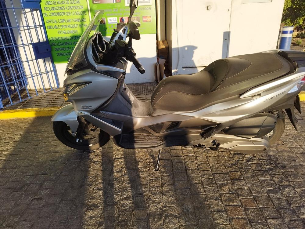 Moto KAWASAKI J 300 ABS de seguna mano del año 2016 en Sevilla