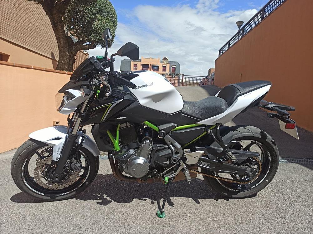 Moto KAWASAKI Z 650 de segunda mano del año 2017 en Granada