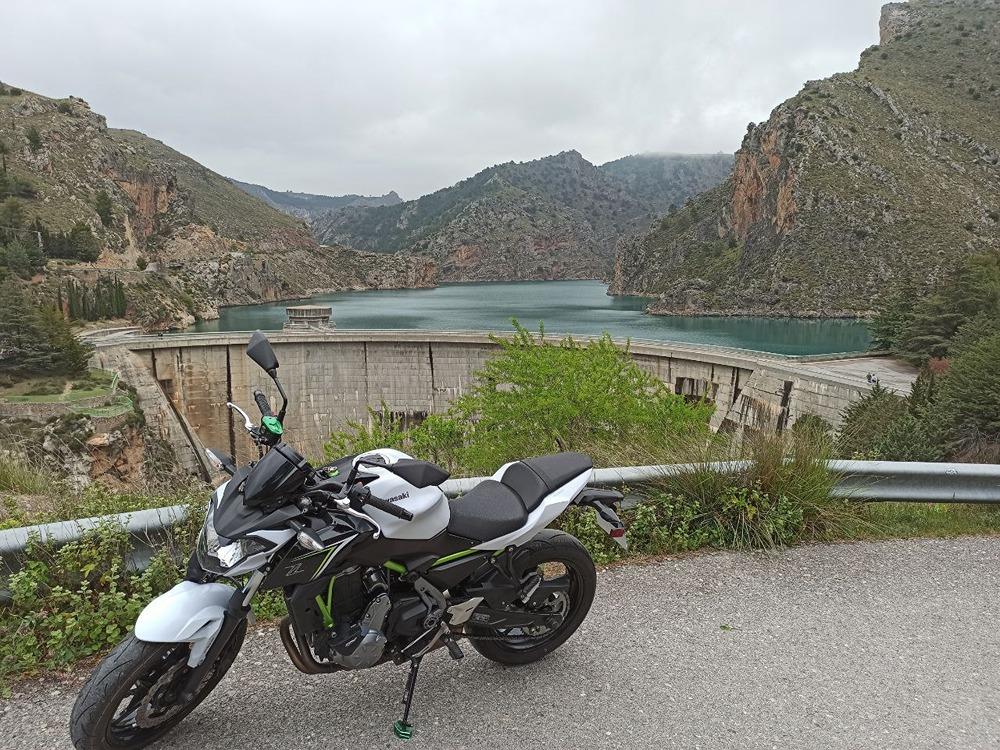 Moto KAWASAKI Z 650 de segunda mano del año 2017 en Granada