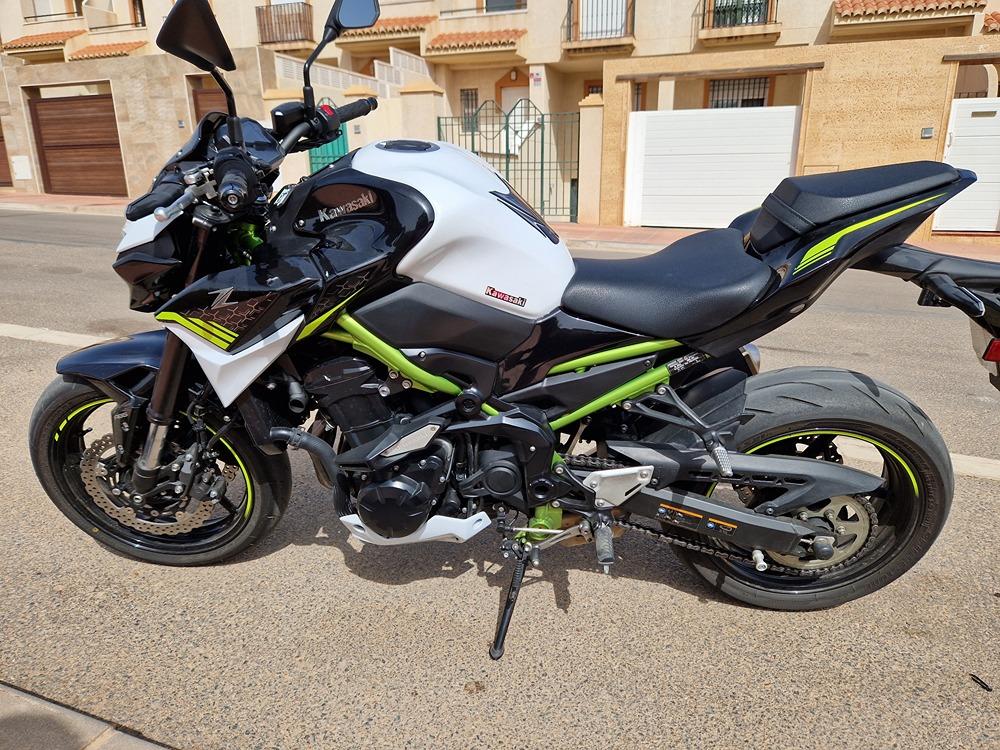 Moto KAWASAKI Z 900 A2 de segunda mano del año 2020 en Almería