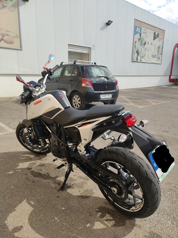 Moto KTM 690 Duke de segunda mano del año 2018 en Cádiz