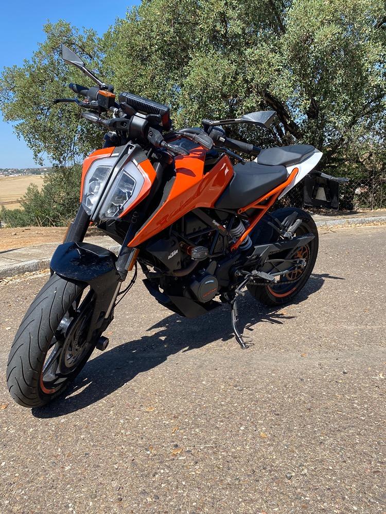 Moto KTM DUKE 125 ABS de seguna mano del año 2018 en Badajoz