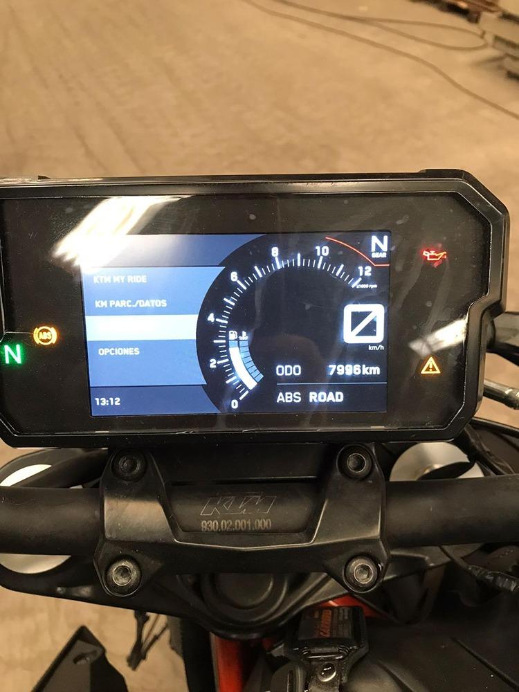 Moto KTM DUKE 125 ABS de segunda mano del año 2021 en Madrid