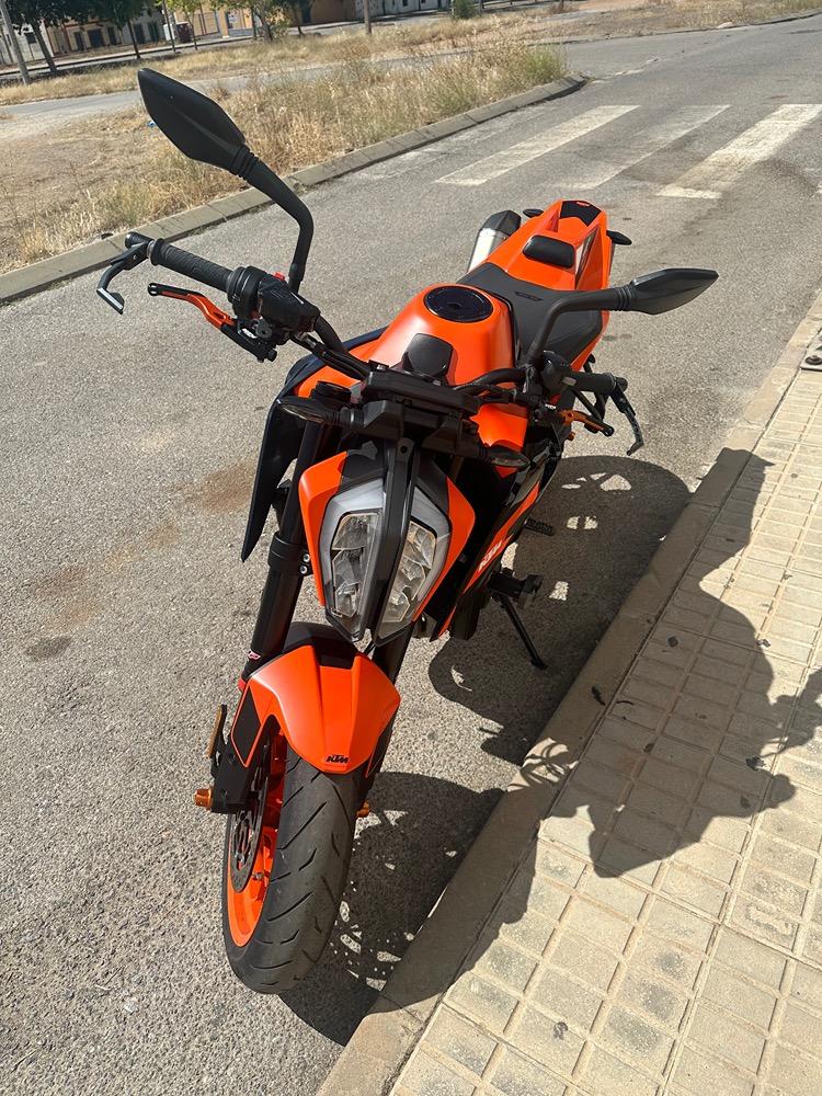 Moto KTM 890 DUKE de seguna mano del año 2023 en Badajoz
