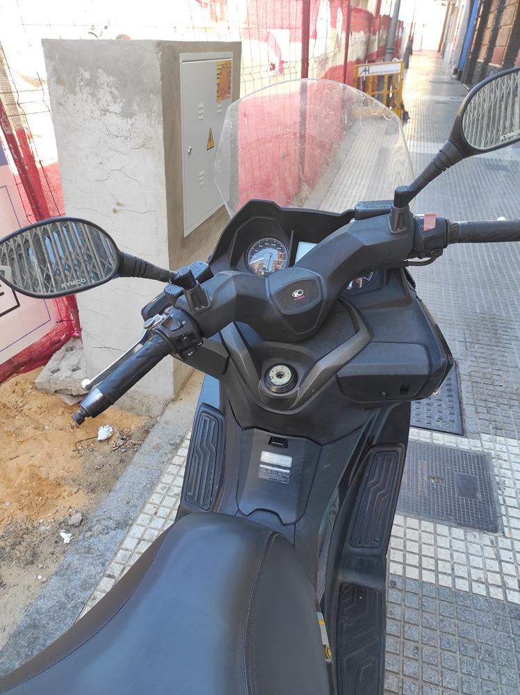 Moto KYMCO SUPER DINK 300 I ABS de seguna mano del año 2016 en Huelva