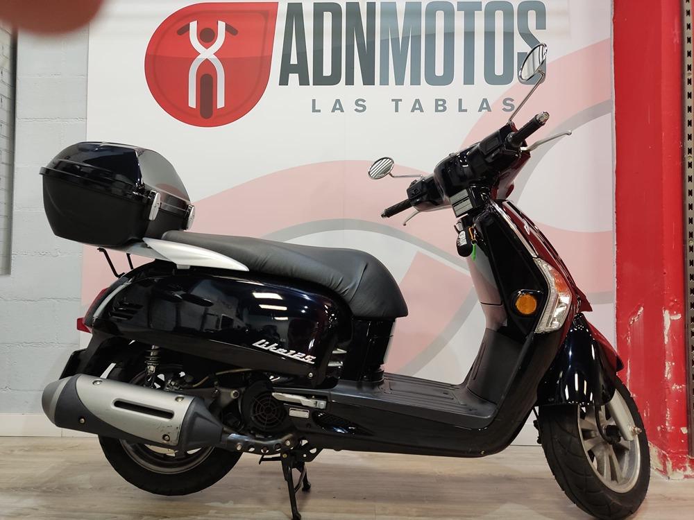 Moto KYMCO LIKE 125 de segunda mano del año 2016 en Madrid