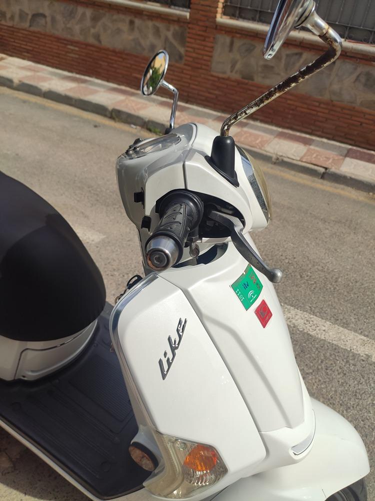 Moto KYMCO LIKE 50 de segunda mano del año 2013 en Granada