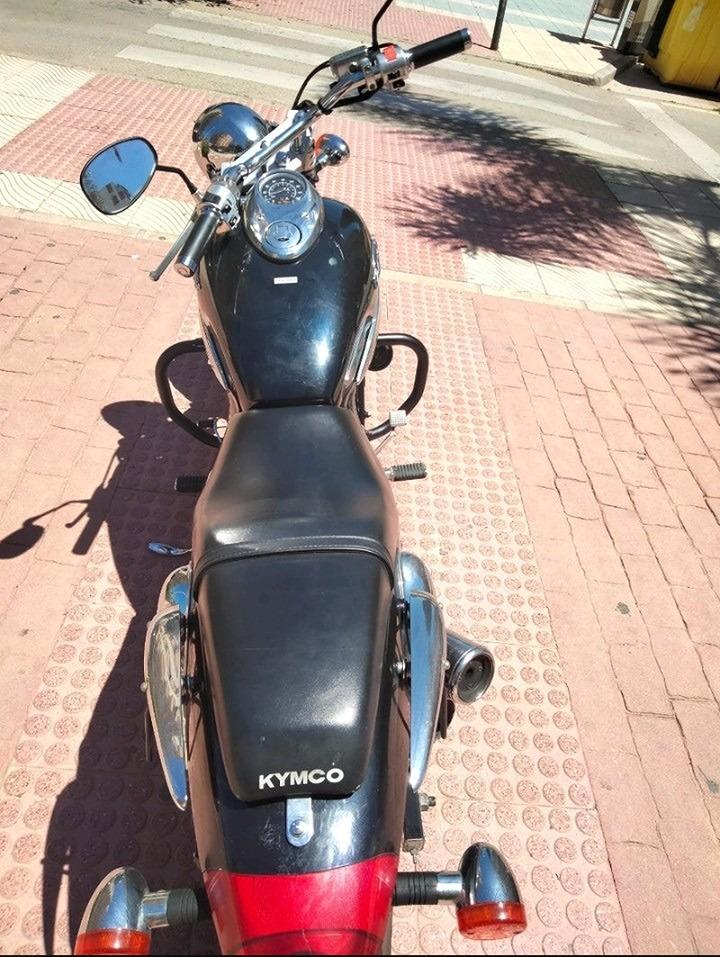 Moto KYMCO VENOX 250 de segunda mano del año 2007 en Málaga