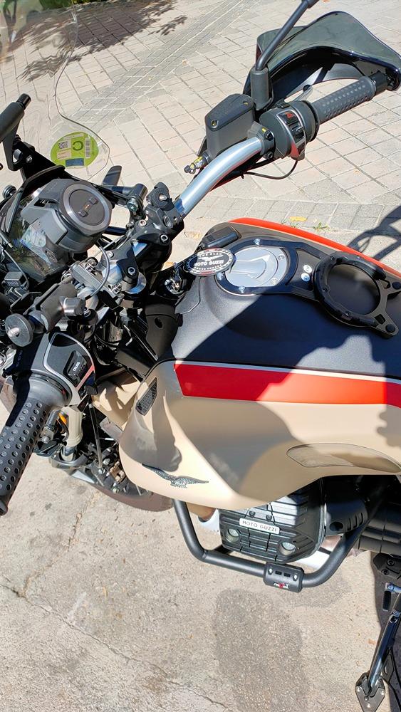 Moto MOTO GUZZI V85 TT TRAVEL de seguna mano del año 2021 en Madrid