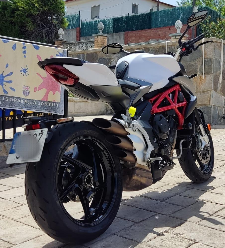 Moto MV AGUSTA BRUTALE 800 de segunda mano del año 2016 en Barcelona