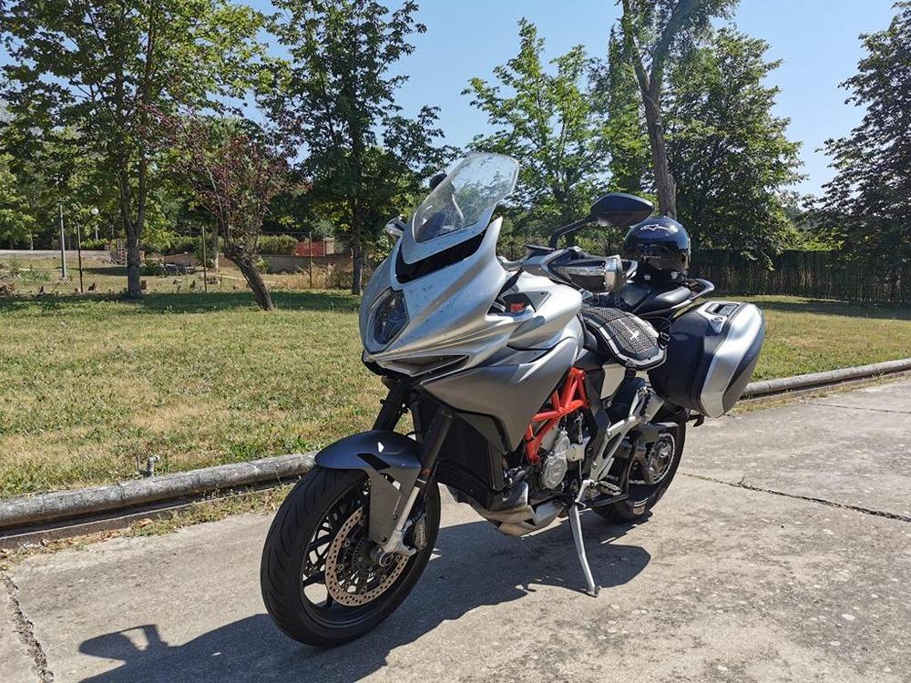 Moto MV AGUSTA TURISMO VELOCE 800 de segunda mano del año 2015 en Álava