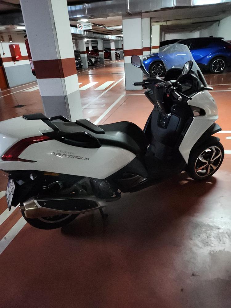 Moto PEUGEOT METROPOLIS 400 de segunda mano del año 2019 en Madrid