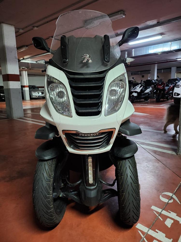Moto PEUGEOT METROPOLIS 400 de segunda mano del año 2019 en Madrid