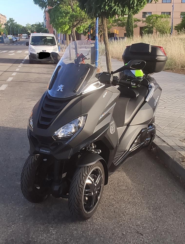 Moto PEUGEOT METROPOLIS 400 Allure de segunda mano del año 2021 en Madrid