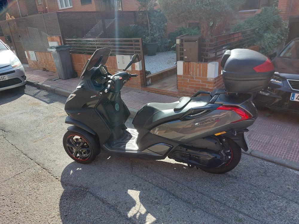 Moto PEUGEOT METROPOLIS 400 RS de segunda mano del año 2020 en Madrid
