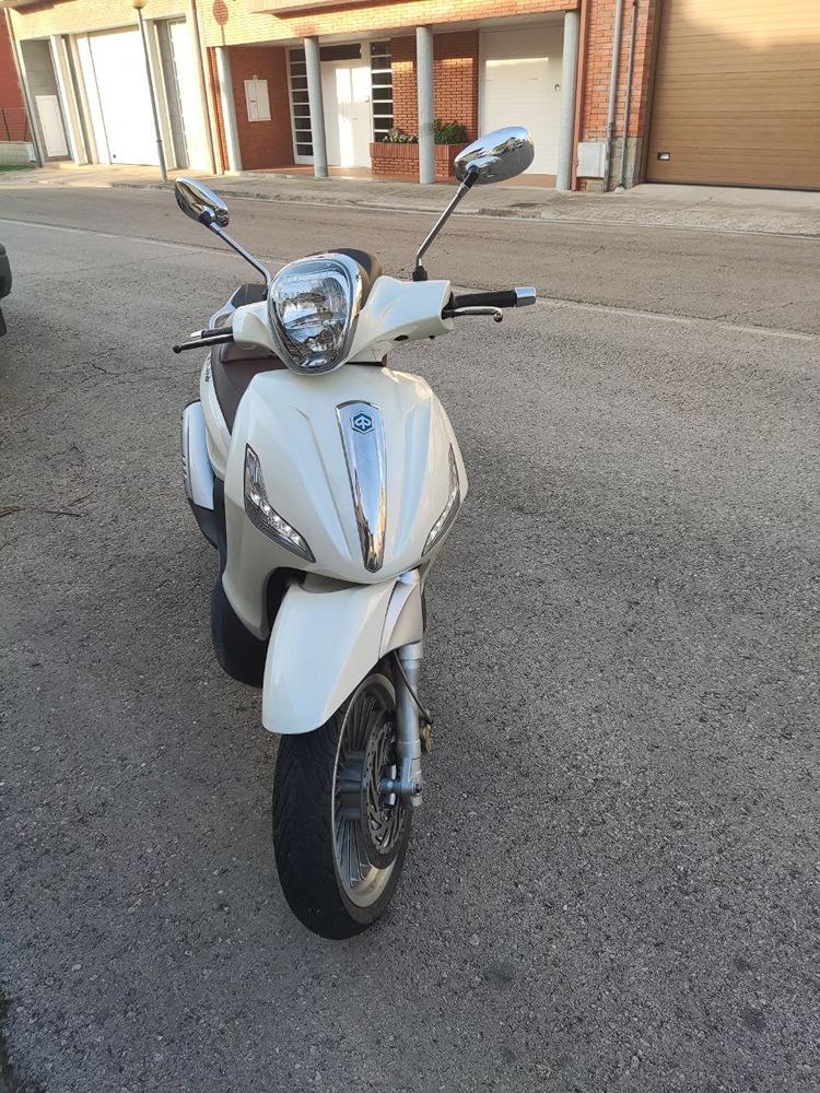 Moto PIAGGIO BEVERLY 125 IE de segunda mano del año 2013 en Girona