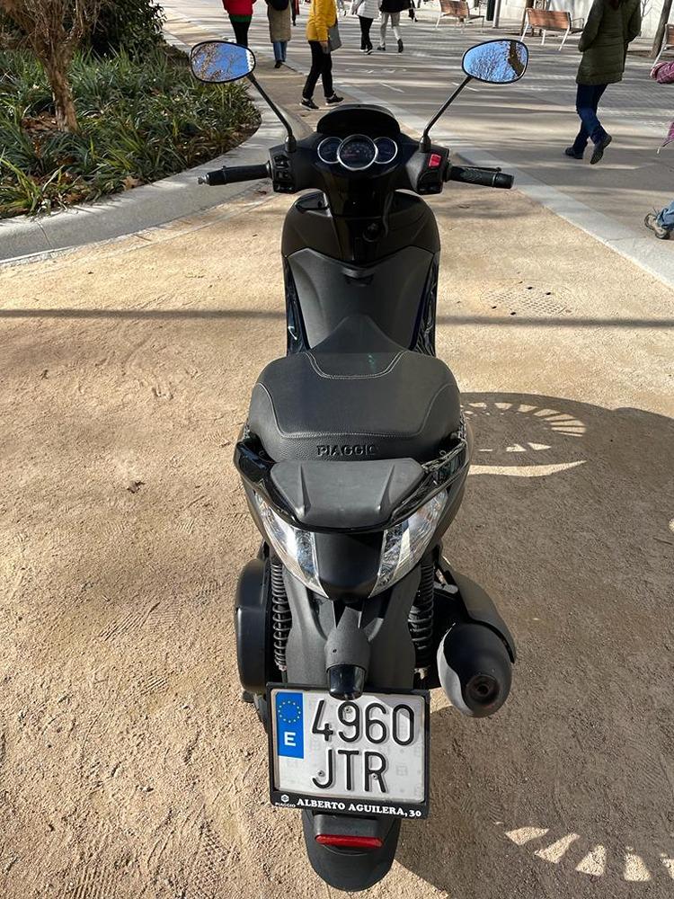 Moto PIAGGIO BEVERLY 300 de segunda mano del año 2016 en Madrid