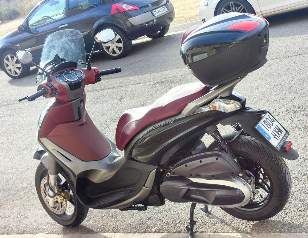 Moto PIAGGIO BEVERLY 350 I.E. SPORT TOURING ABS de segunda mano del año 2014 en Lleida