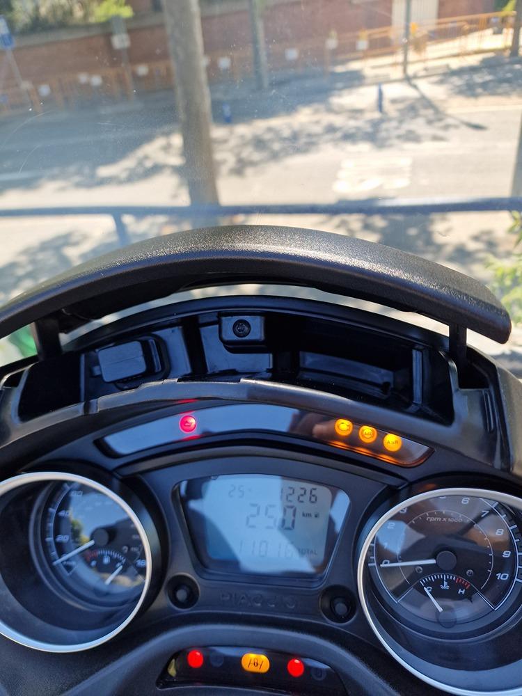 Moto PIAGGIO MP3 300 HPE de segunda mano del año 2020 en Barcelona
