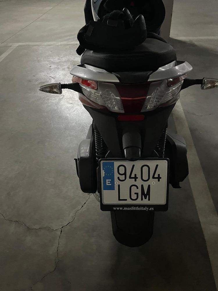 Moto PIAGGIO MP3 300 YOURBAN de segunda mano del año 2020 en Madrid