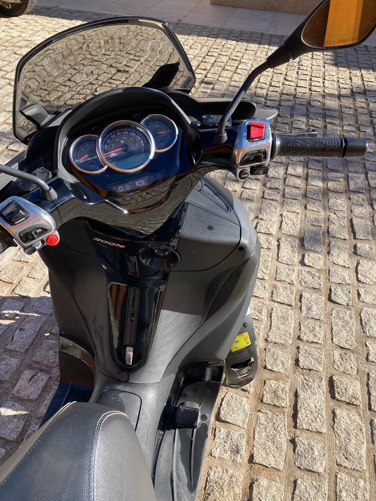 Moto PIAGGIO MP3 300 YOURBAN LT SPORT de segunda mano del año 2015 en Islas Baleares