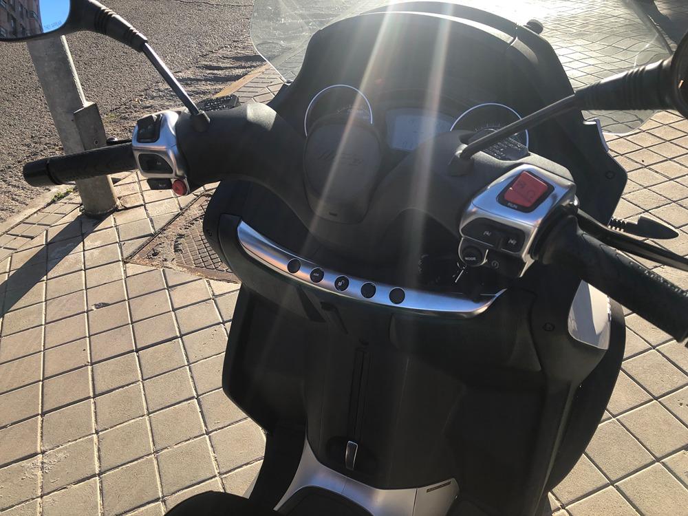 Moto PIAGGIO MP3 500 Sport de segunda mano del año 2019 en Madrid