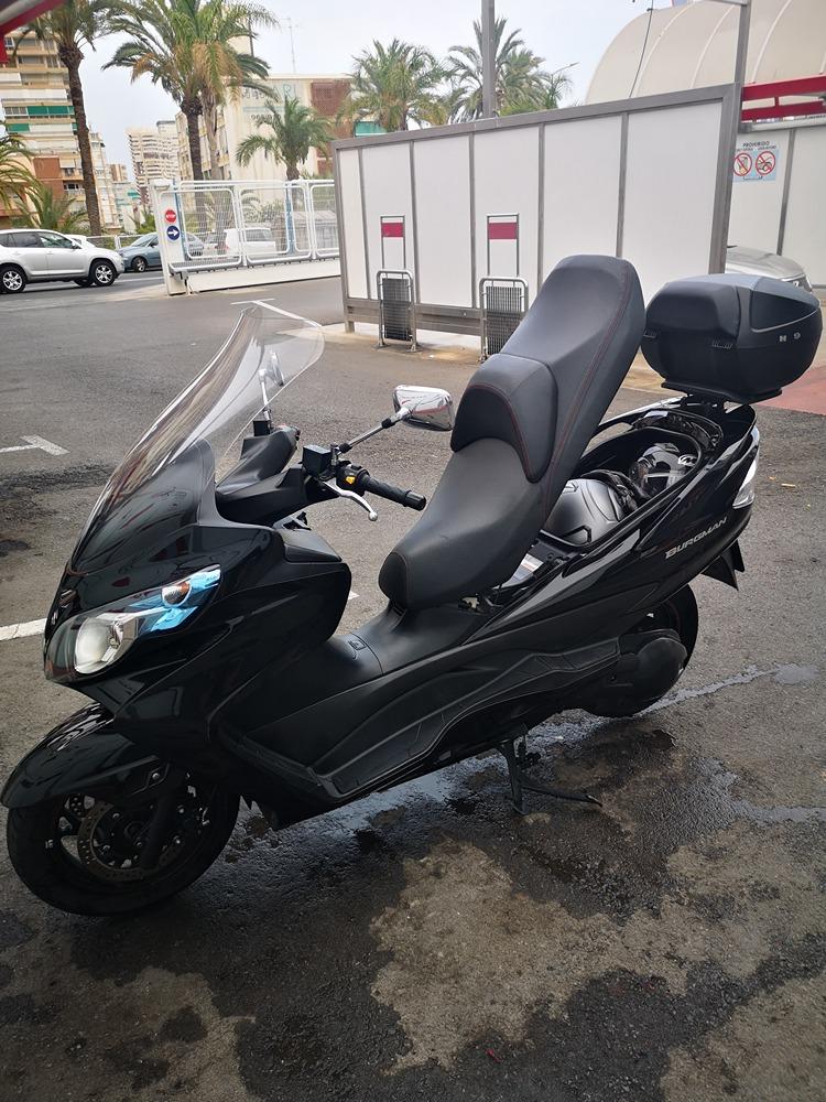 Moto SUZUKI AN 400 BURGMAN de seguna mano del año 2015 en Alicante