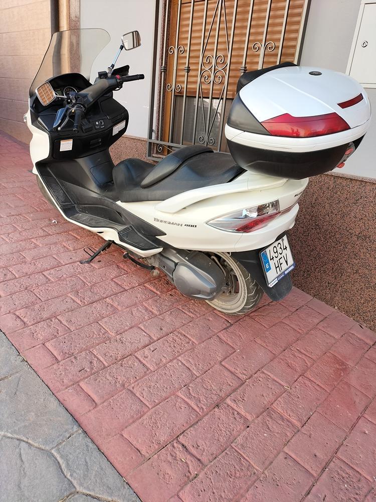 Moto SUZUKI BURGMAN 400 de segunda mano del año 2012 en Jaén