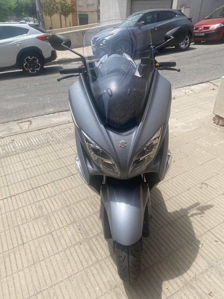 Moto SUZUKI BURGMAN 400 AN ABS de segunda mano del año 2018 en Barcelona