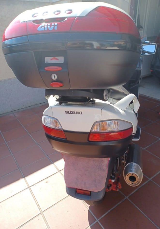 Moto SUZUKI BURGMAN 650 EXECUTIVE de segunda mano del año 2005 en León