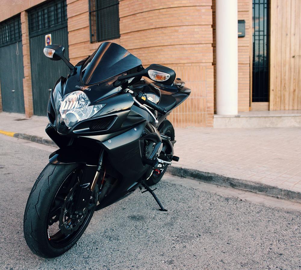 Moto SUZUKI GSX R750 de segunda mano del año 2006 en Valencia