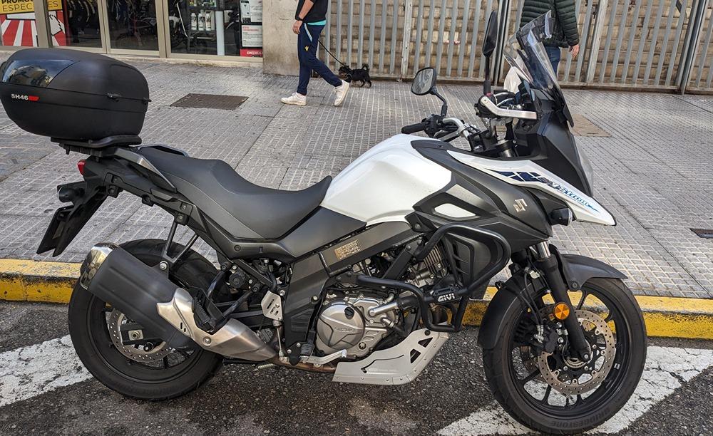 Moto SUZUKI V-STROM 650 ABS de seguna mano del año 2022 en Cádiz