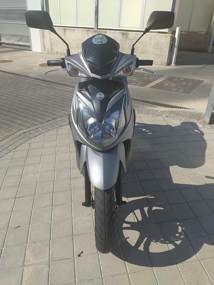 Moto SYM SYMPHONY 125 SR de segunda mano del año 2018 en Madrid