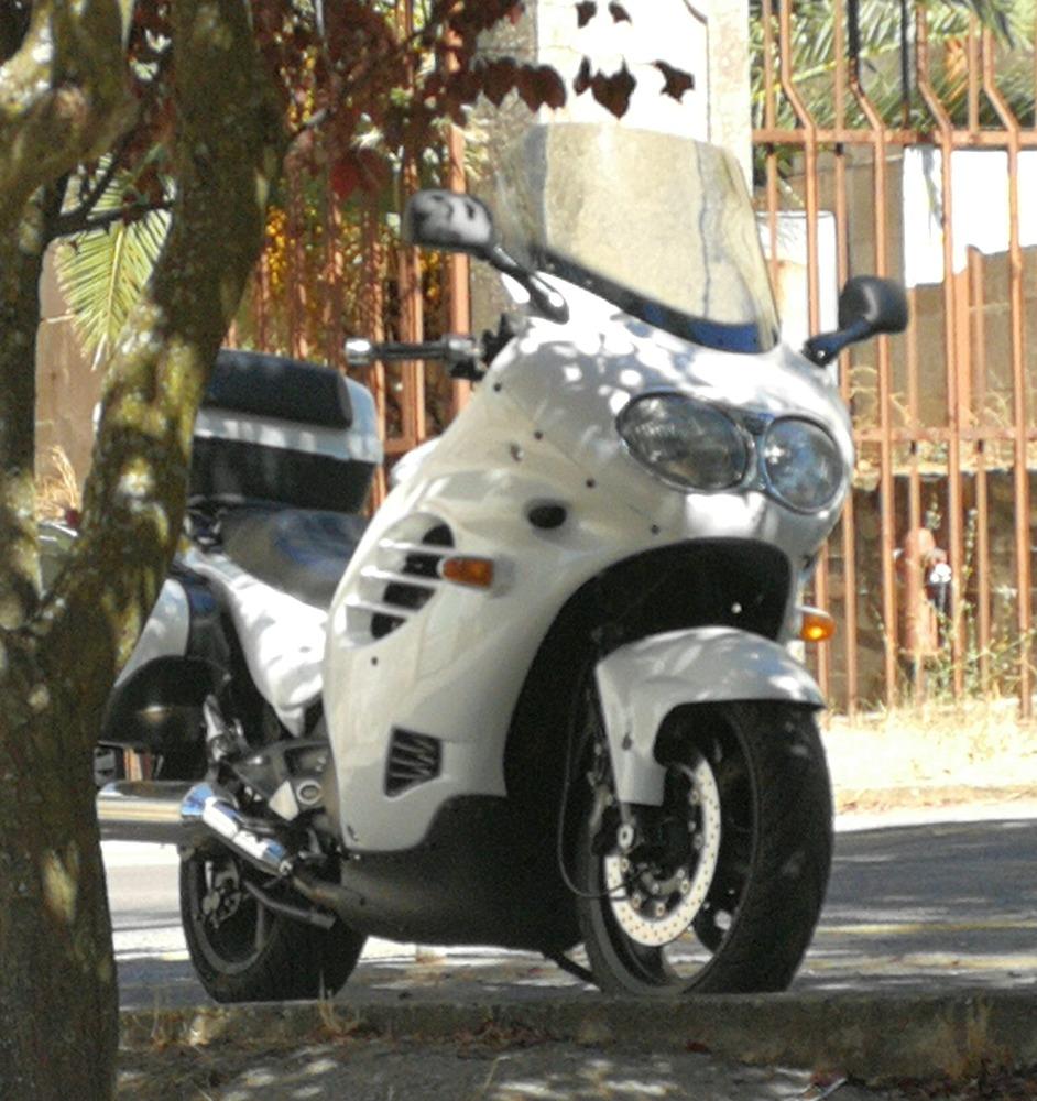 Moto TRIUMPH TROPHY 1200 de segunda mano del año 2003 en Cáceres
