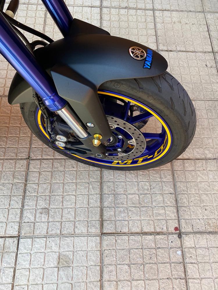 Moto YAMAHA MT 09 ABS de segunda mano del año 2016 en Palencia
