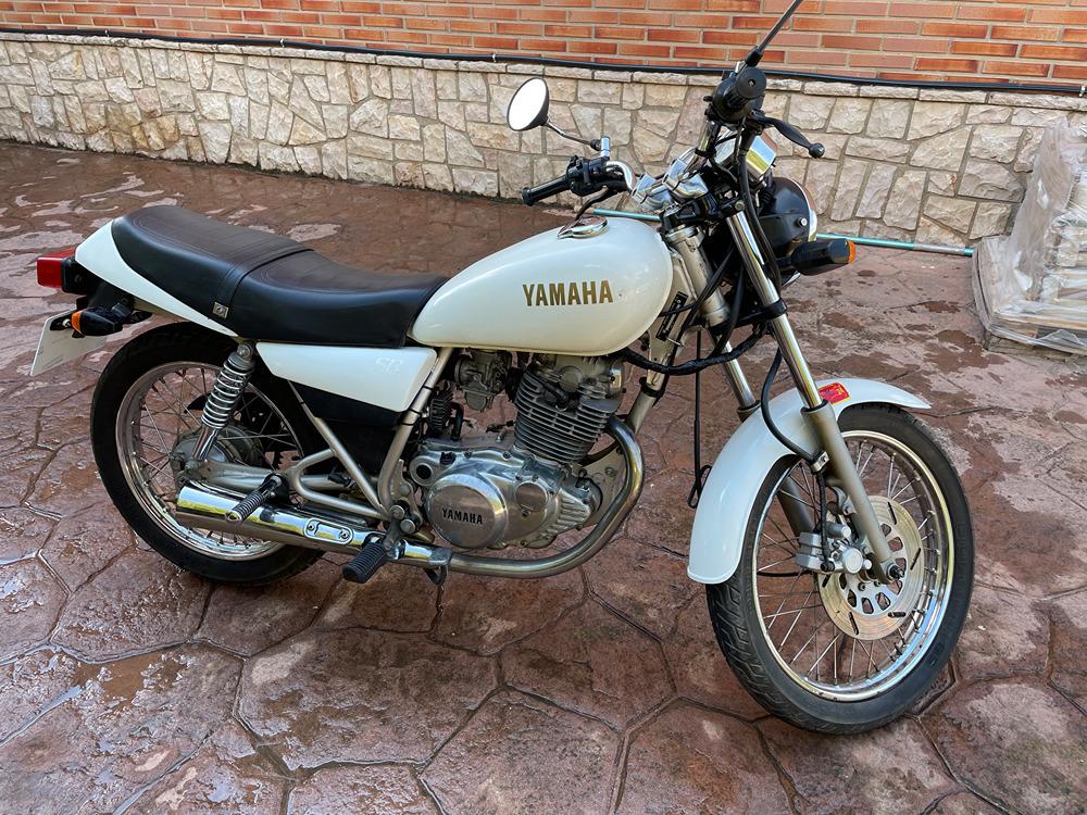Moto YAMAHA SR 250 de segunda mano del año 2001 en Valencia