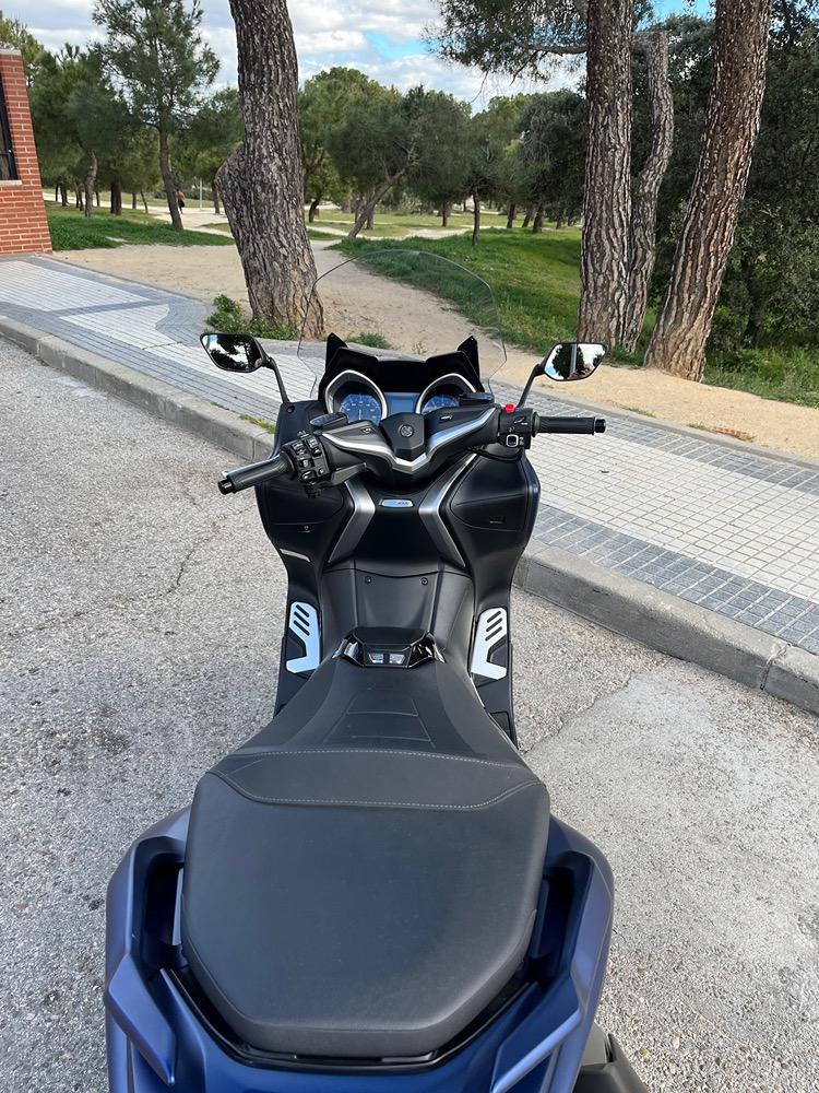 Moto YAMAHA TMAX 530 ABS DX de segunda mano del año 2018 en Madrid