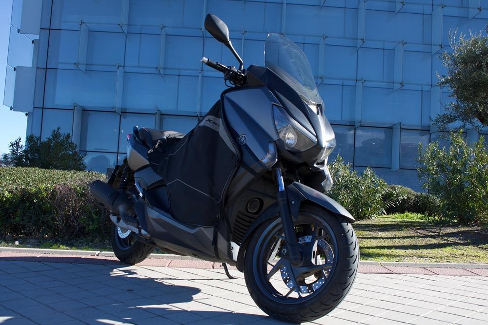 Moto YAMAHA X MAX 125 de segunda mano del año 2015 en Madrid
