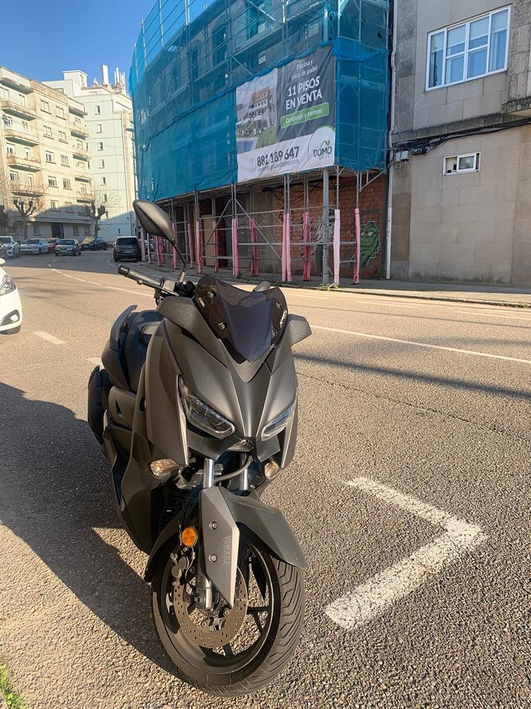 Moto YAMAHA XMAX 125 ABS de seguna mano del año 2021 en Pontevedra