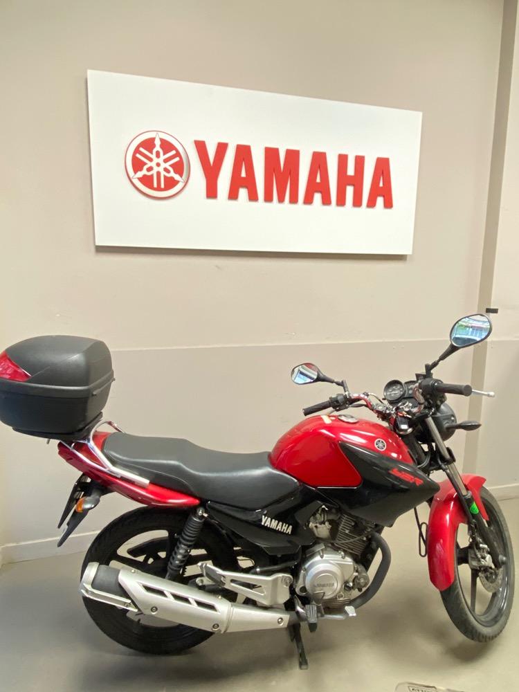 Moto YAMAHA YBR 125 de segunda mano del año 2015 en Barcelona